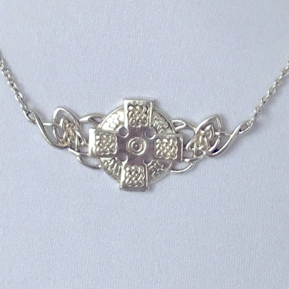 Elegant 925‎ silver necklace